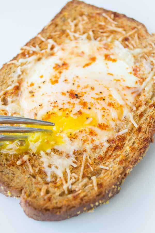 Easy Baked Eggs in a Hole Recipe - Sum of Yum