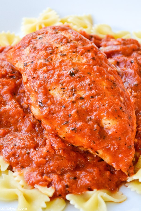 Skillet Chicken in Garlic Tomato Sauce