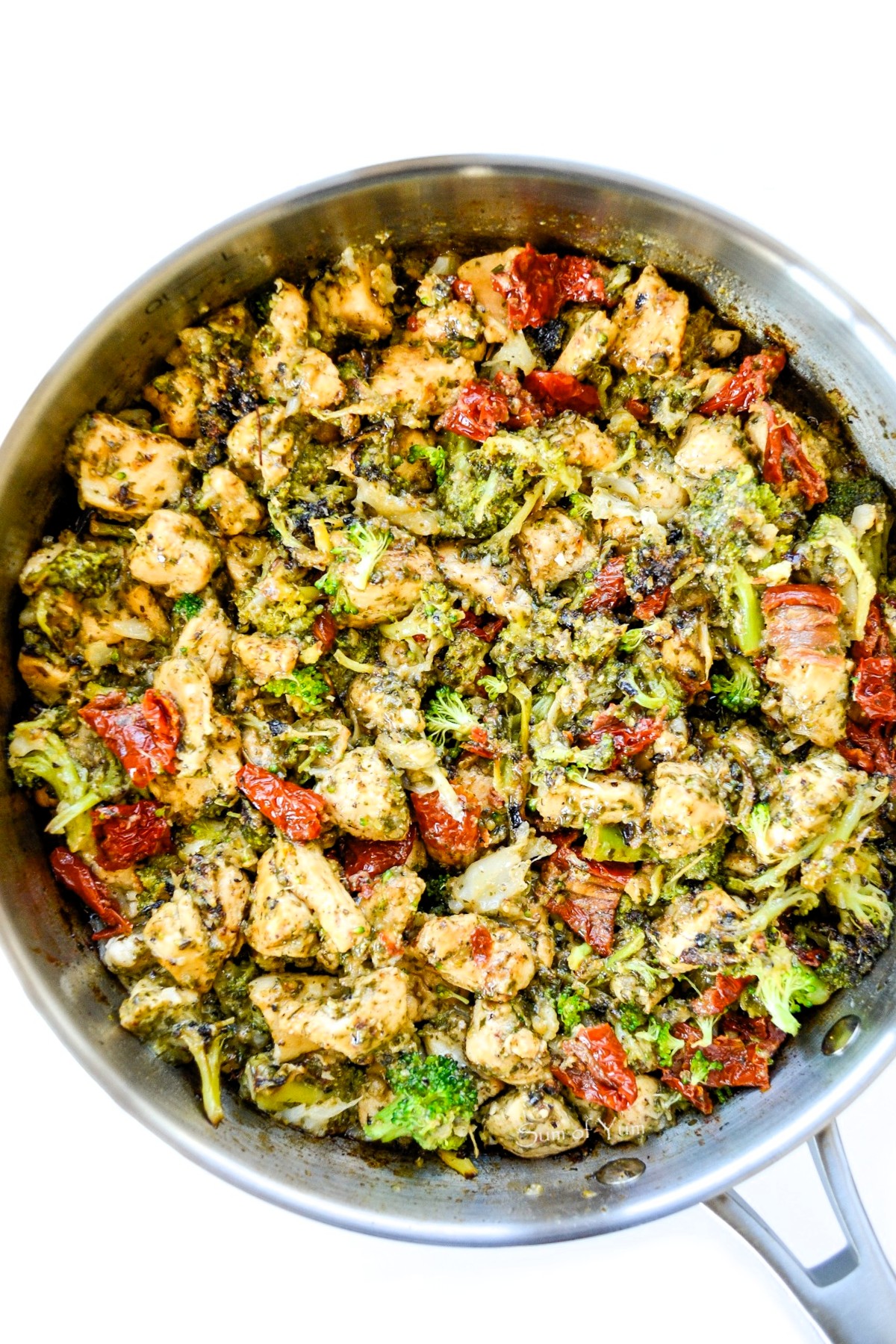 Italian Chicken and Vegetables with Basil Pesto in One Pan