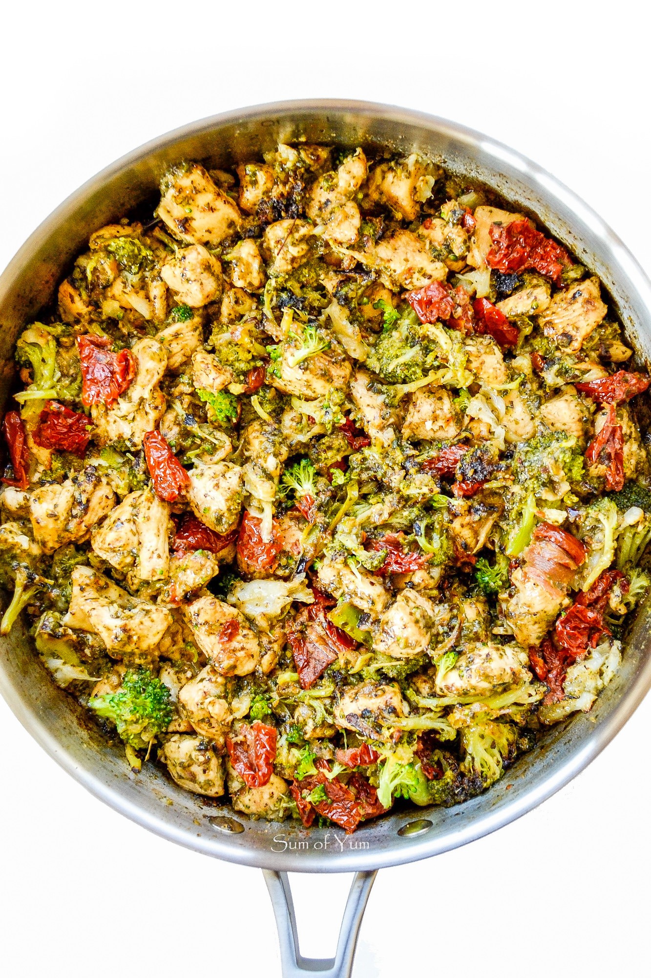 Italian pesto chicken and vegetables in one pan