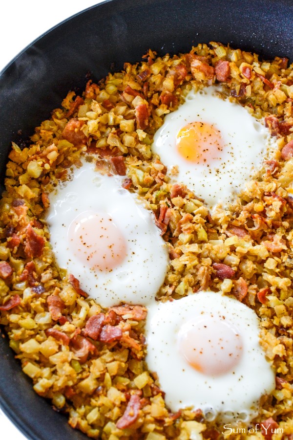 Breakfast Skillet with Cauliflower, Eggs and Bacon