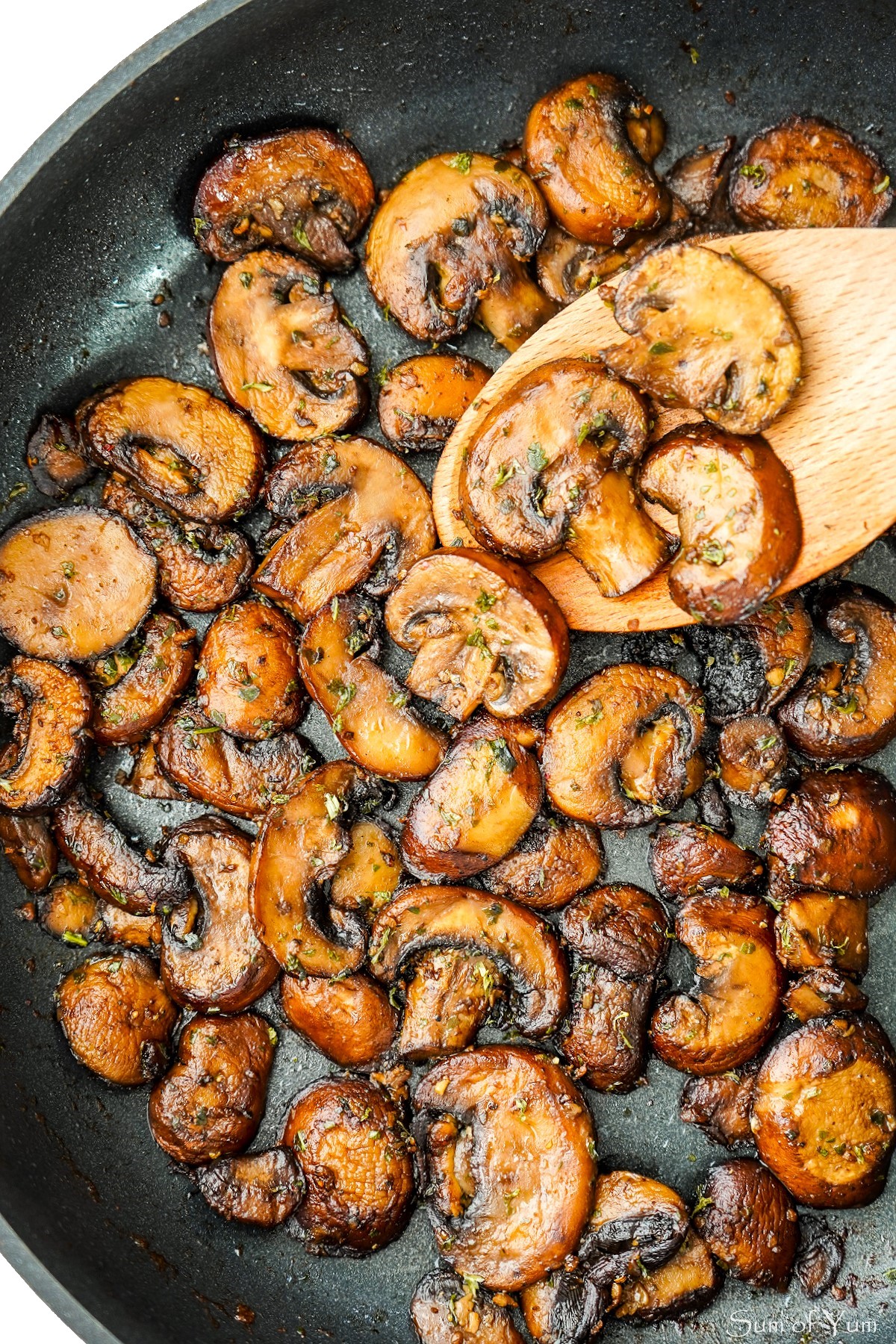 Sauteed Garlic Mushrooms with White Wine